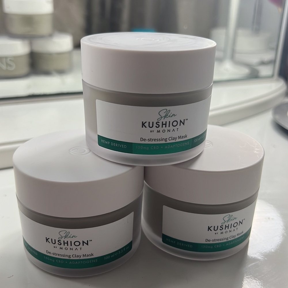 New Monat Skin Kushion De-stressing Clay Mask 3.3 fl Oz - Picture 4 of 4